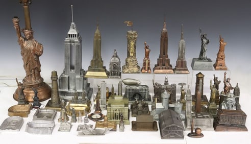 (LOT) SOUVENIR ARCHITECTURAL BUILDING MODELS & STATUETTES