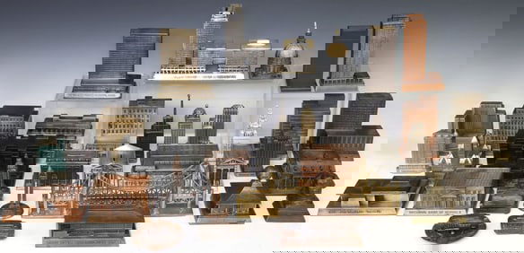 (LOT) SOUVENIR ARCHITECTURAL BUILDING MODELS & STATUETTES