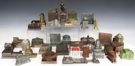 (LOT) SOUVENIR ARCHITECTURAL BUILDING MODELS & COIN BANKS