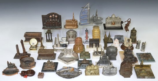 (LOT) SOUVENIR ARCHITECTURAL BUILDING MODELS & STATUETTES