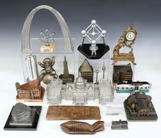 (LOT) SOUVENIR ARCHITECTURAL BUILDING MODELS & STATUETTES
