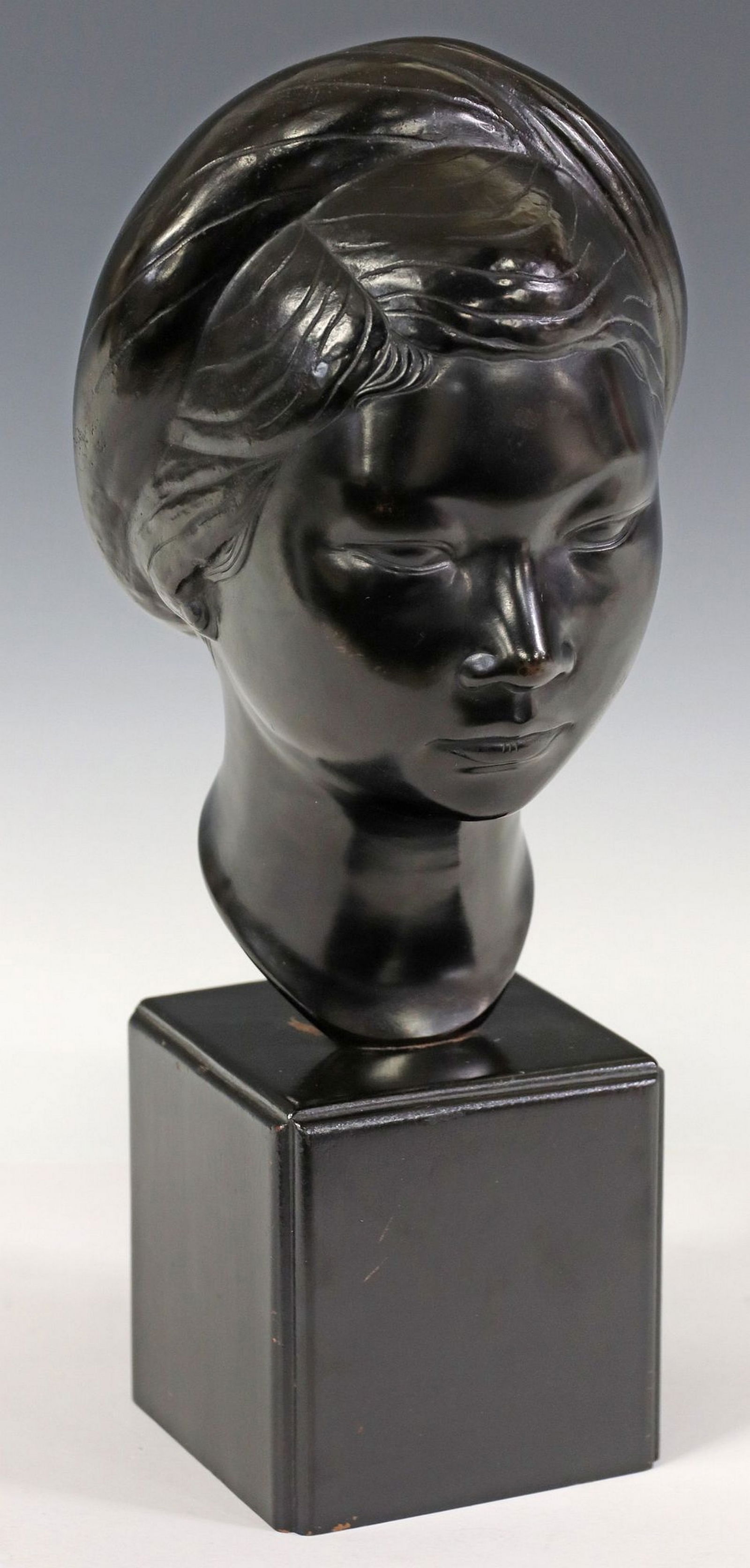 NGUYEN THANH LE (ATTRIB) BRONZE BUST OF A TONKINESE WOMAN (1 of 5)
