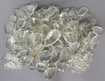(LOT) CHANDELIER PARTS CRYSTAL PRISMS, PENDALOGUES