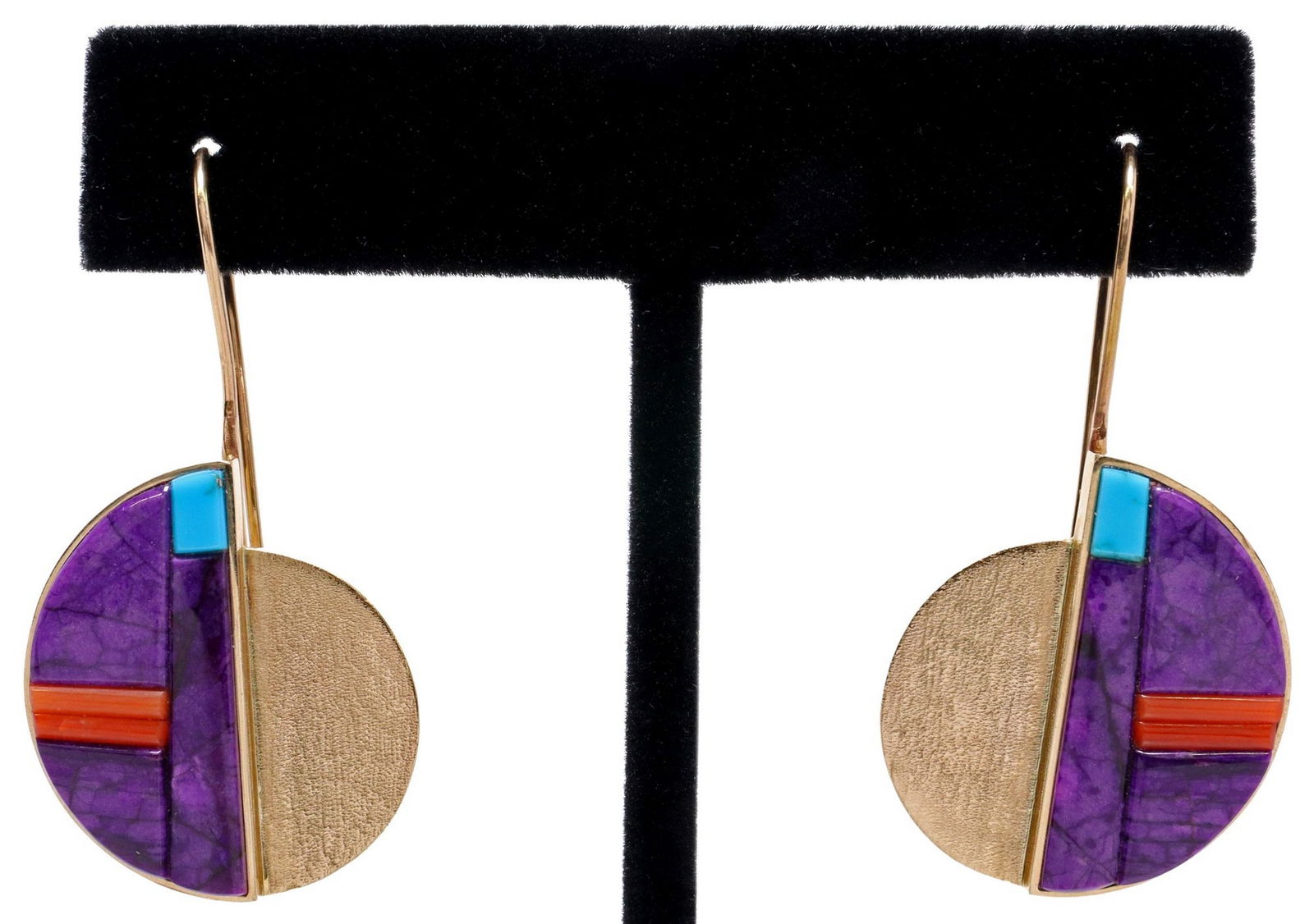RICHARD CHAVEZ (B.1949) SAN FELIPE PUEBLO 14KT GOLD INLAID EARRINGS: (pair) Native American 14kt yellow gold (tested) earrings, Richard Chavez (San Felipe Pueblo, b.1949), textured and polished finishes, mosaic-inlaid purple stone (possibly sugilite or charoi