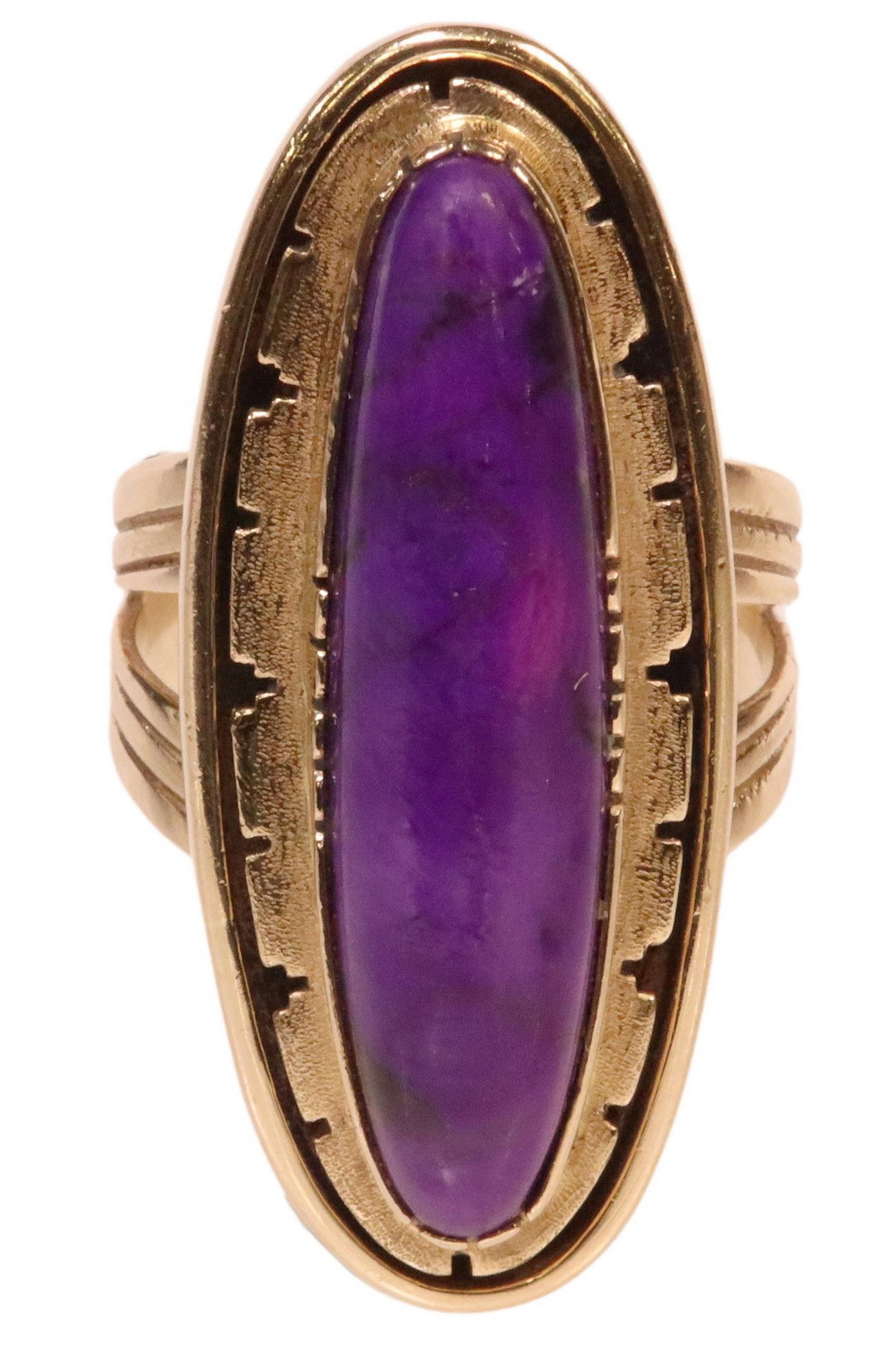 LEO YAZZIE NAVAJO 14KT YELLOW GOLD & PURPLE SUGILITE RING: Native American 14kt yellow gold ring, signed LY (Leo Lando Yazzie, Navajo/ Dine, Arizona, 20th c.), oval cabochon purple stone, likely sugilite, split shank, approx size 6, 10.4 grams (inclusive