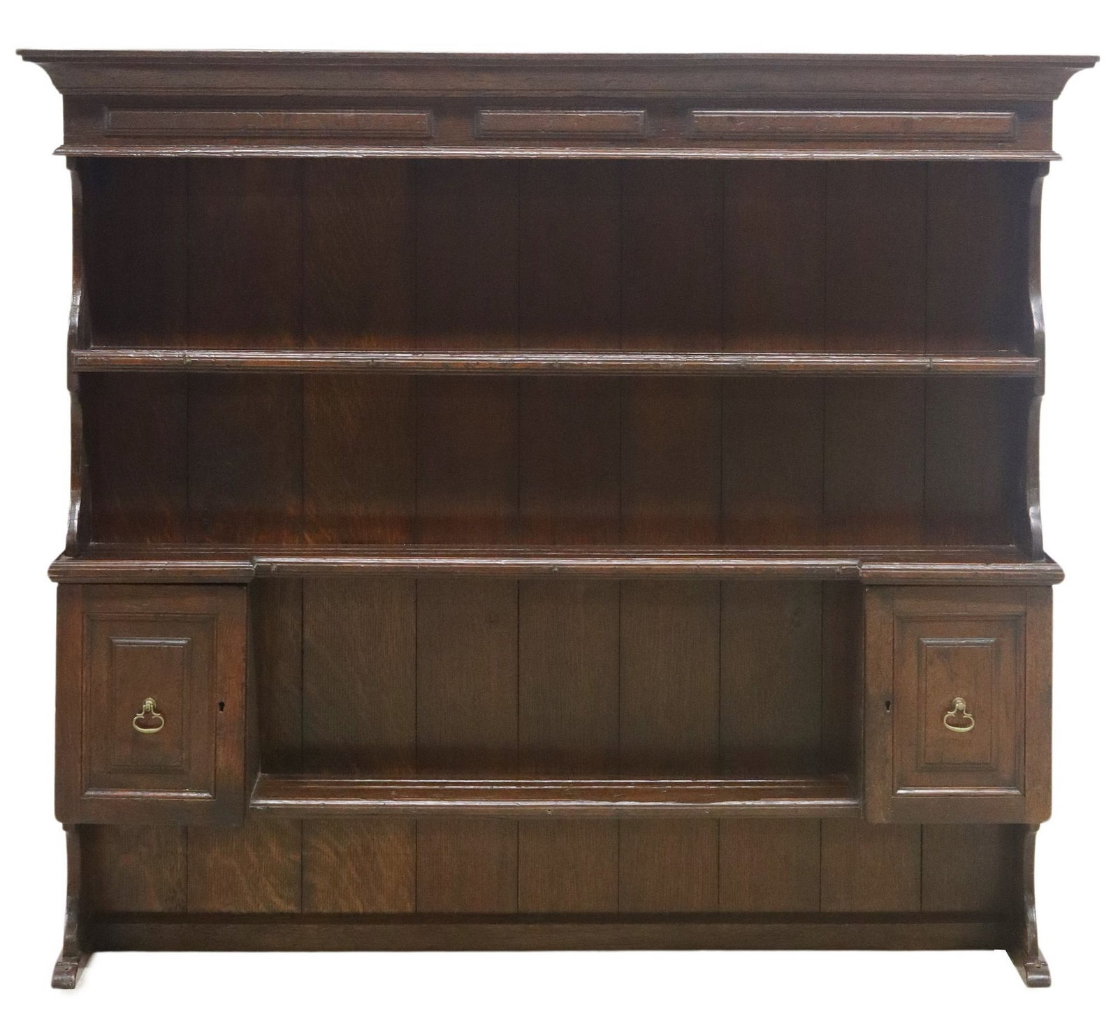 ENGLISH OAK PLATE-RACK: English oak Delft-rack/ plate-rack, late 18th c., molded cornice, three tiers of open shelves with plate grooves, metal cup hooks, flanked by cupboard doors, approx 50"h, 56.75"w, 