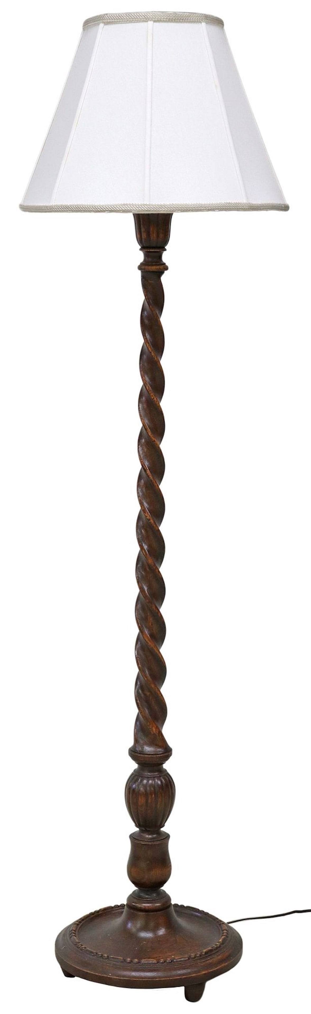 CARVED OAK BARLEY TWIST 1-LT FLOOR LAMP WITH FABRIC SHADE (1 of 4)