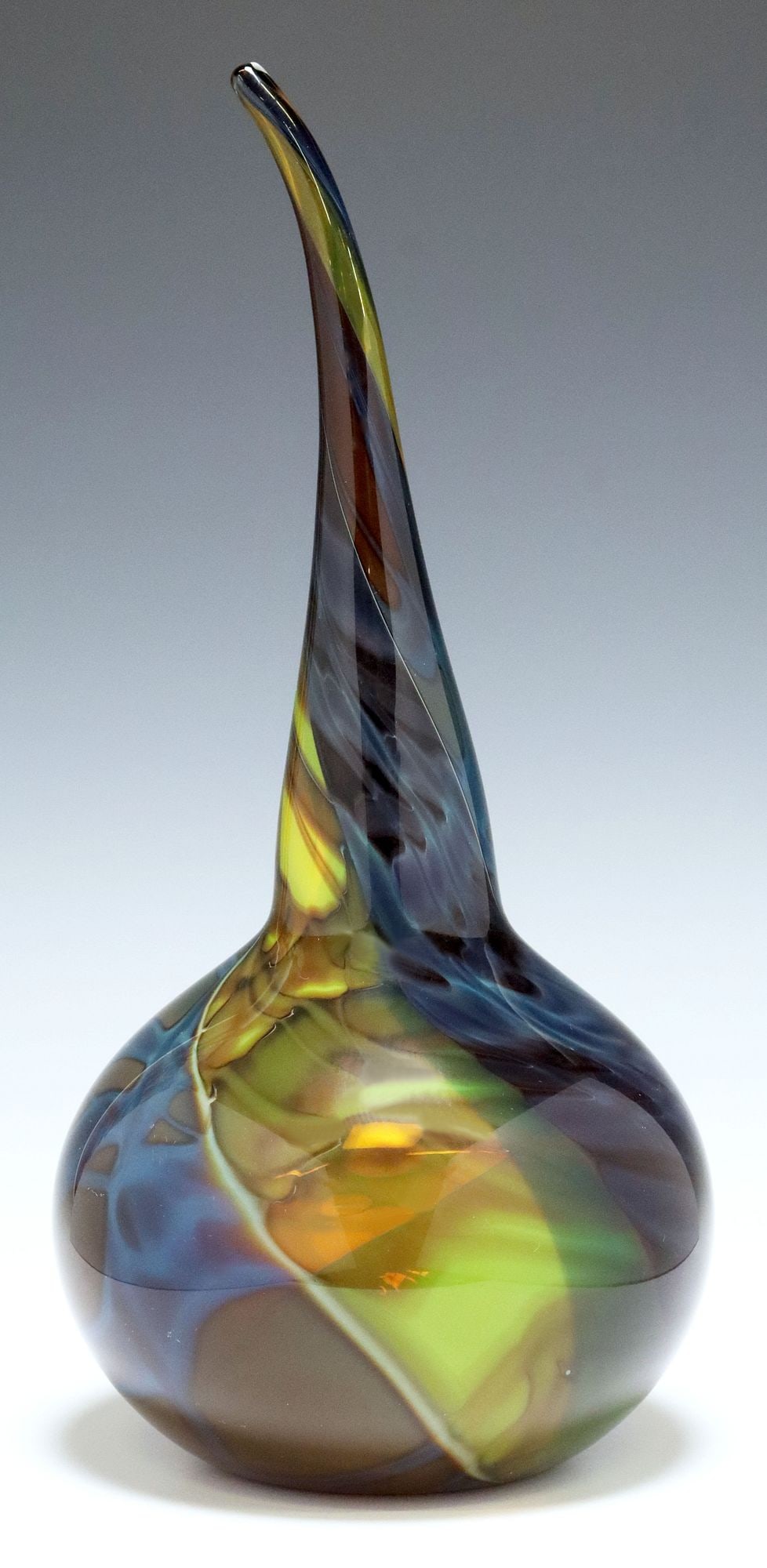 BOB RYNEARSON (20THC.) STUDIO ART GLASS TEARDROP SCULPTURE (1 of 4)