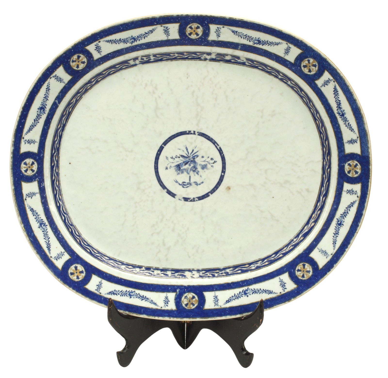 LARGE CHINESE EXPORT PORCELAIN OVAL PLATTER (1 of 4)