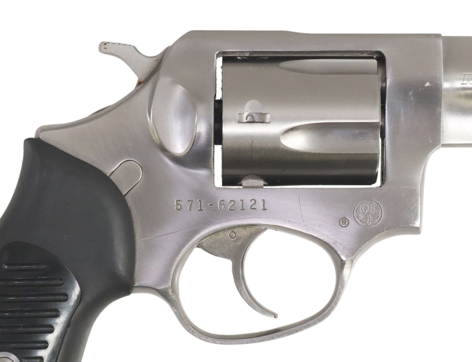 RUGER SP10 .357MAG STAINLESS REVOLVER: Ruger SP101 Revolver, double action, .357 Magnum caliber, stainless steel finish, 2,25" barrel, ramp front sight, grooved rear sight, five round swingout cylinder, rubberized grips, finish is 95%