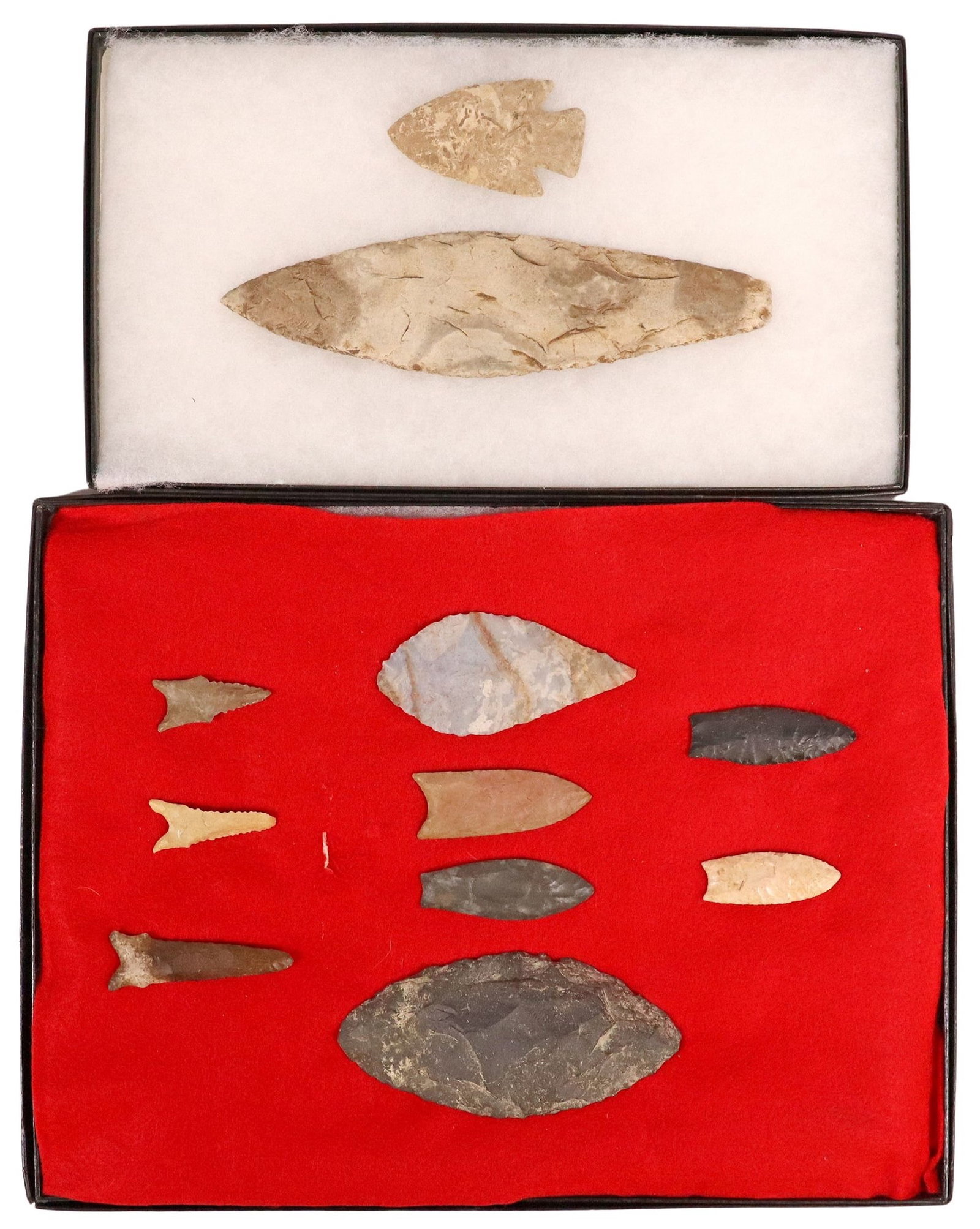 (11) STONE 10"L MORSE KNIFE, ARROWHEADS, SPEARPOINTS & TOOLS: (lot of 11) Stone arrowheads, spear points, knives, and drills, two retaining identification labels, including: (one) "Morse knife, 3000-1500 BP"; (one) marked "Alabama Roper 