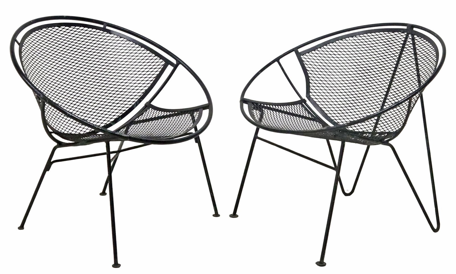 (2) MAURIZIO TEMPESTINI FOR SALTERINI MID-CENTURY 'RADAR' IRON LOUNGE CHAIRS: (pair) Mid-century modern "Radar" iron patio chairs, attributed to Maurizio Tempestini (Italian, 1908-1960) for Salterini, c.1950s, each having rounded sculptural frame, rising on tubul