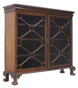 ENGLISH CHIPPENDALE STYLE MAHOGANY BOOKCASE