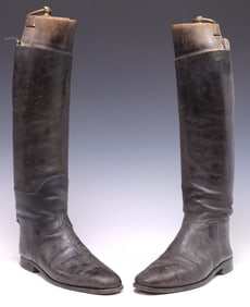 (PAIR) ENGLISH BLACK LEATHER RIDING BOOTS WITH TREES