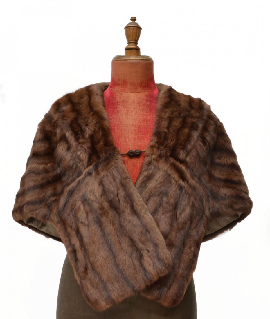 VINTAGE LADIES ROYAL FURRIERS BROWN MINK WRAP: Vintage ladies brown mink stole, Royal Furriers Inc., Vermont and New Hampshire, shawl collar and two pockets, button clasp, lining retaining tag and detailed with crown stitching, approx 17"w (should
