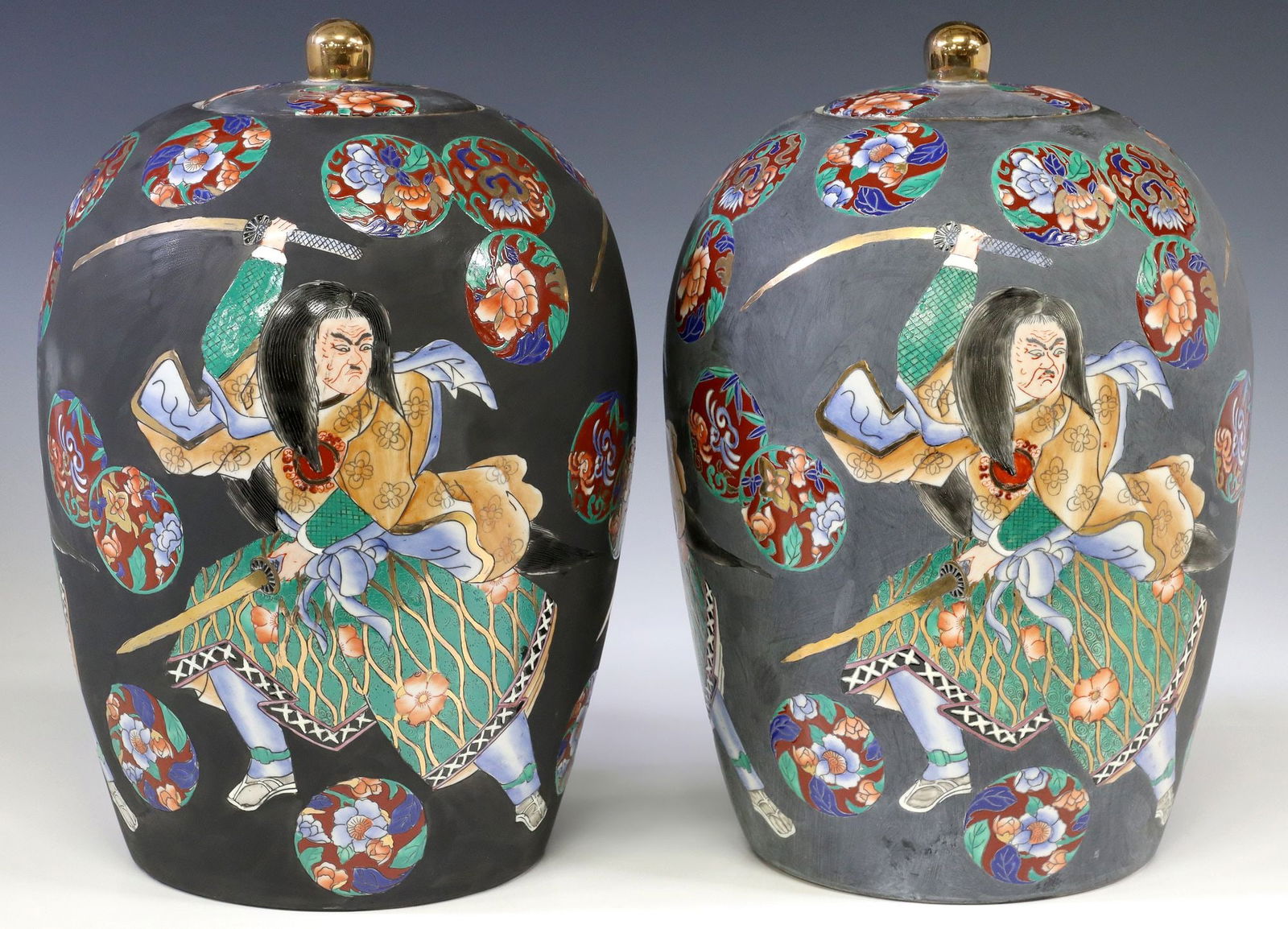(2) JAPANESE KUTANI STYLE PORCELAIN MELON JARS (1 of 5)