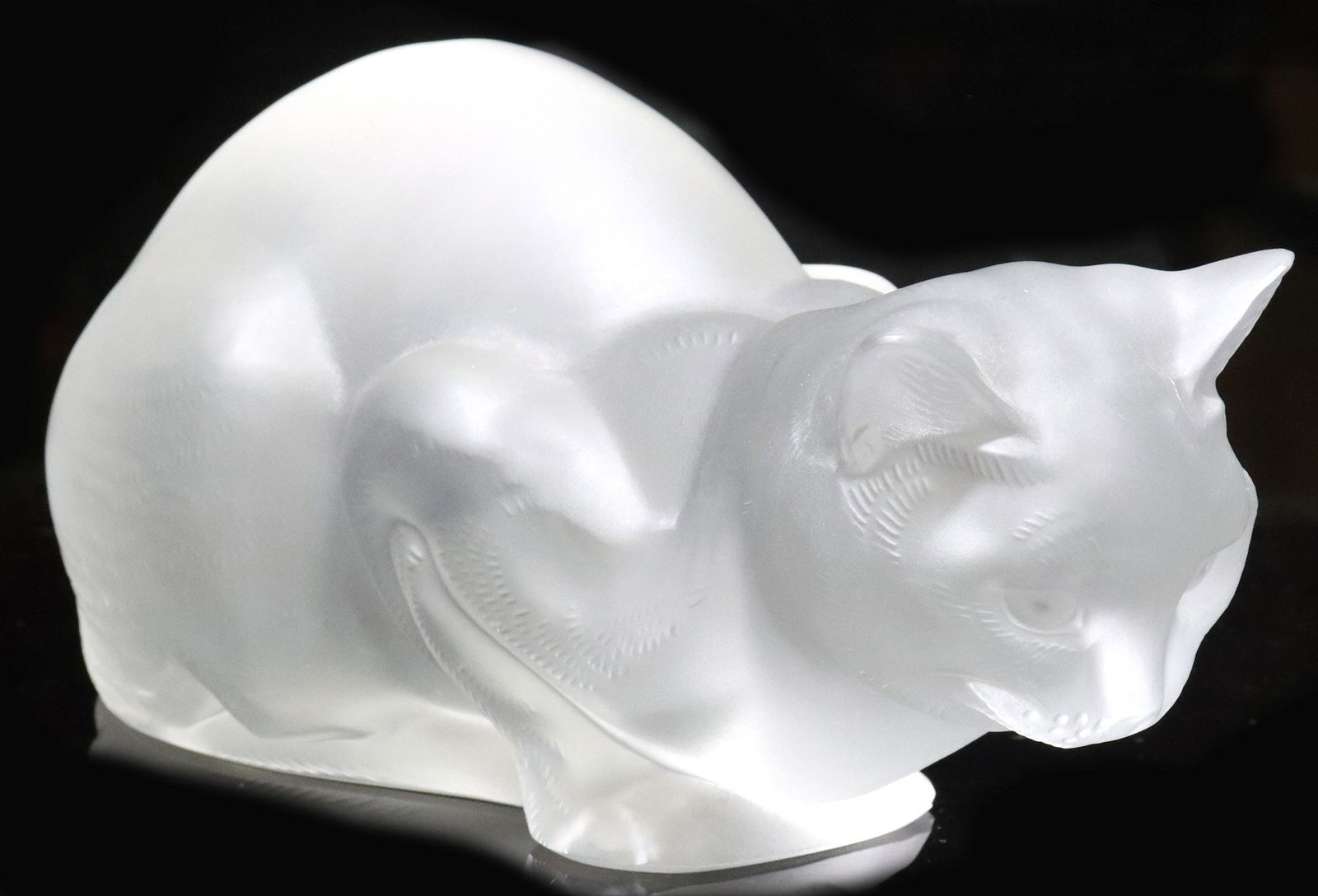 FRENCH LALIQUE FROSTED GLASS 'CHAT COUCHE' CROUCHING CAT FIGURE (1 of 7)