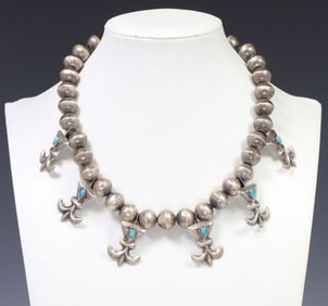 NATIVE AMERICAN NAVAJO SILVER SQUASH BLOSSOM BEADED NECKLACE
