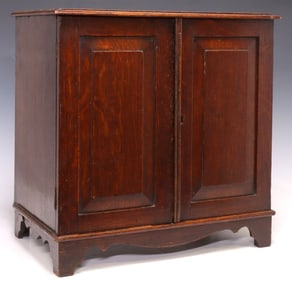 ENGLISH GEORGE III PERIOD MINIATURE OAK CABINET, 17"H