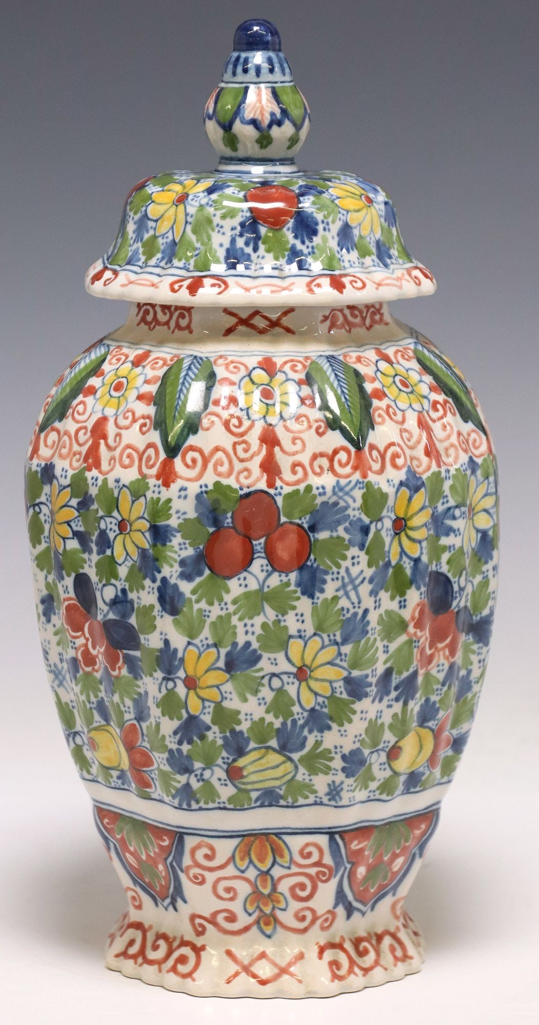 DUTCH DELFT RIBBED OCTAGONAL BALUSTER VASE & COVER (1 of 4)