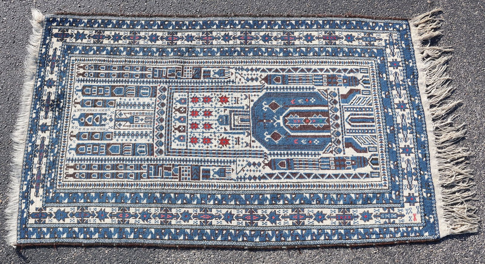 HAND-WOVEN AFGHAN BELOUCHI PRAYER RUG, 4'10" X 3'5.5" (1 of 3)