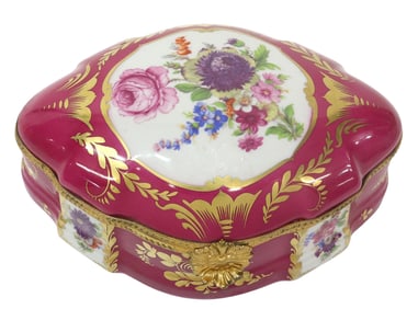 FRENCH LIMOGES PARCEL-GILT PORCELAIN TABLE BOX