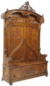 FINE ITALIAN STILE LIBERTY / ART NOUVEAU CARVED WALNUT HALL BENCH