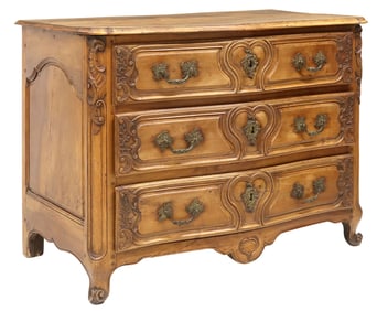 FINE FRENCH PROVINCIAL LOUIS XV STYLE WALNUT COMMODE, 18TH C.