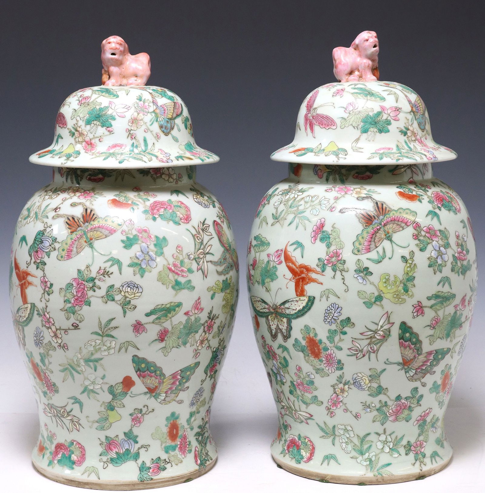 (2) LARGE CHINESE FAMILLE ROSE ENAMELED PORCELAIN TEMPLE JARS, 19.5"H (1 of 4)