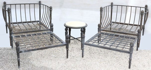 (5) MURRAY'S IRON WORKS (ATTRIB.) 'CONCORD' PATIO LOUNGE CHAIRS & TABLE