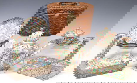 (12) CHINESE CANTON ROSE PORCELAIN TABLE ARTICLES, TEAPOTS & BOXES