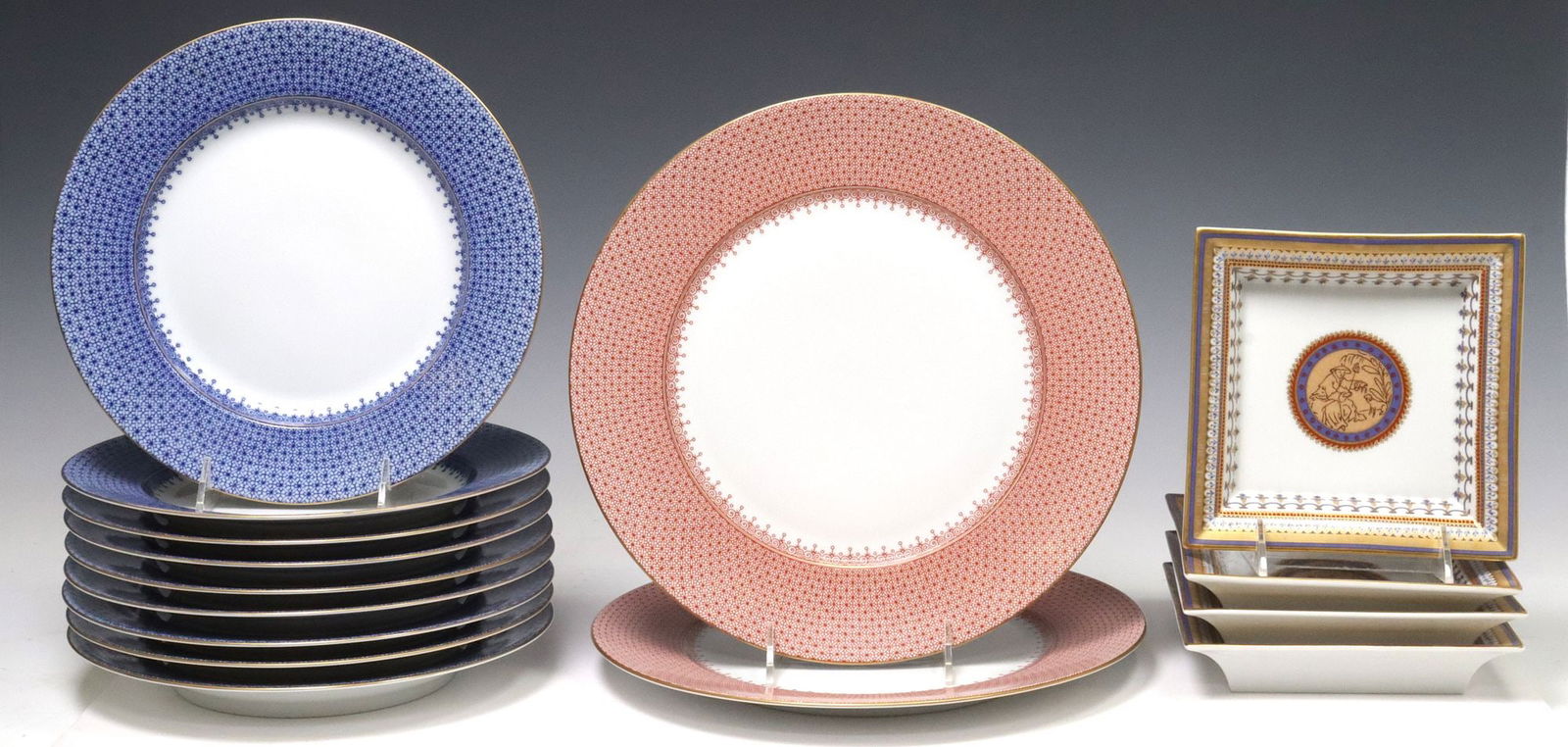 (15) MOTTAHEDEH TABLE ARTICLES CHINOISE BLUE & BLUE & RED LACE (1 of 6)