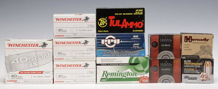 (780) AMMO, .40 S&W CALIBER CARTRIDGES: (lot of 780) Ammunition: (500) Winchester 40 S&W Target cartridges, 165gr FMH, housed in four boxes; (100) Remington UMC 40 S&W cartridges, 180gr, JHP; (20) Hornady
