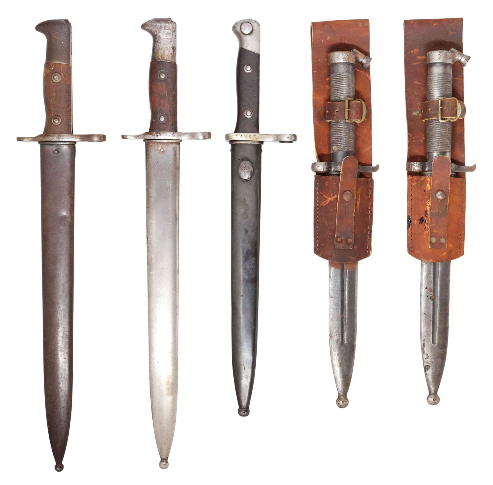 (5) BAYONETS, 1892 KRAG, 1895 CHILE, 1896 SWEDEN: (lot of 5) Military Rifle Bayonets: (2) Model 1892 Krag-Jorgensen, the 11.75" blades marked at the left ricasso "US", at right ricasso "1900", steel guards, wood handles, stee
