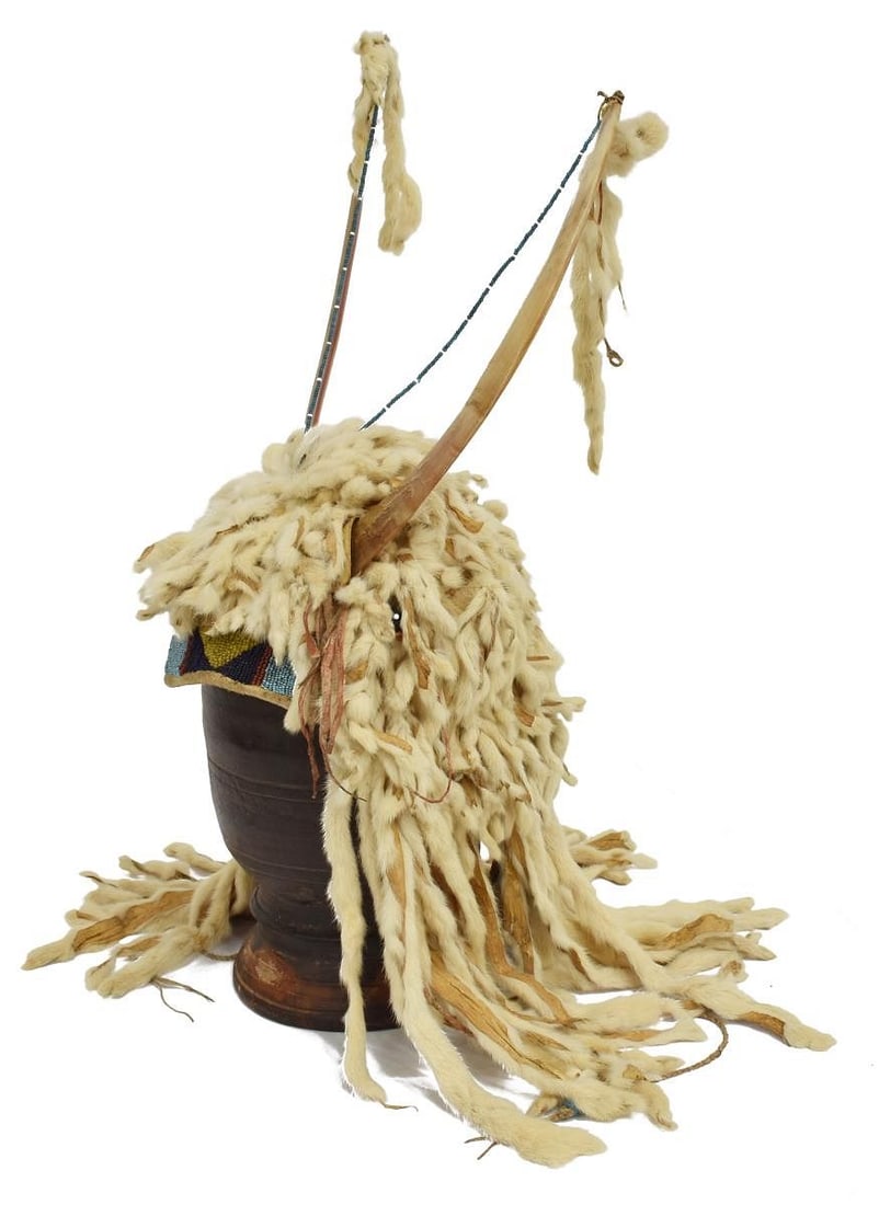 NATIVE AMERICAN STYLE SPLIT-HORN HEADDRESS (1 of 4)