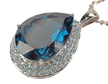 ESTATE WHITE GOLD LONDON BLUE TOPAZ PENDANT ON CHAIN