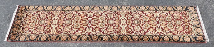 HAND-TIED TABRIZ RUNNER, INDIA, 10'1" X 2'6"