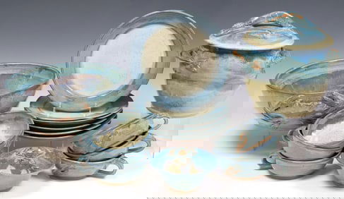 (15) SHERRYL SCHMIDT LUTZ 'LOUISIANA SEAFOOD' POTTERY DINNER SERVICE