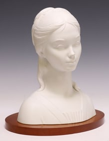 LLADRO BISQUE PORCELAIN BUST OF A YOUNG GIRL, #12024