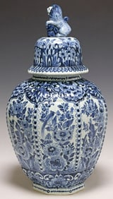 LARGE DUTCH OUD DELFT RIBBED OCTAGONAL BALUSTER VASE & COVER, 20"H