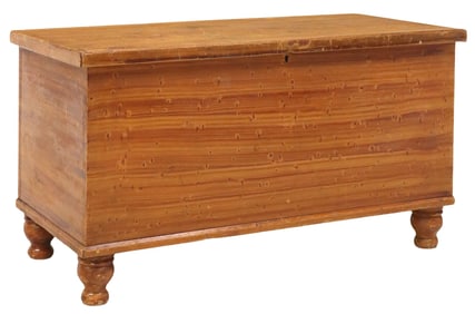 RUSTIC AMERICAN GRAIN-PAINTED PINE STORAGE TRUNK, EARLY 19TH C.