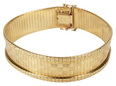 ESTATE ITALIAN 10KT GOLD FLEXIBLE TEXTURED OMEGA BRACELET