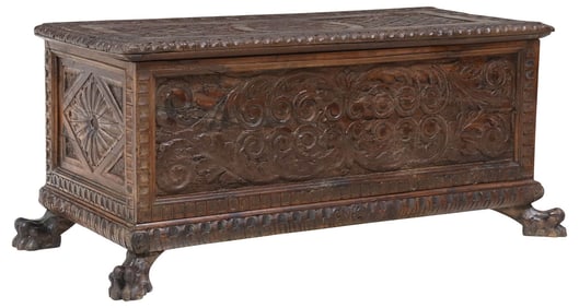 ITALIAN BAROQUE PERIOD HIGHLY CARVED WALNUT STORAGE COFFER