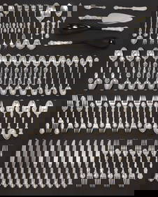 (90) GORHAM 'STRASBOURG' STERLING SILVER FLATWARE SERVICE (1 of 6)
