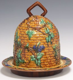 LARGE MINTON STYLE MAJOLICA BEEHIVE-FORM CHEESE KEEPER WITH DOME