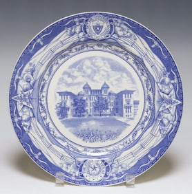 SCARCE BLUE WEDGWOOD UT 'BRACKENRIDGE HALL' COMMEMORATIVE PLATE