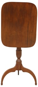 AMERICAN FEDERAL MAHOGANY TILT-TOP CANDLESTAND