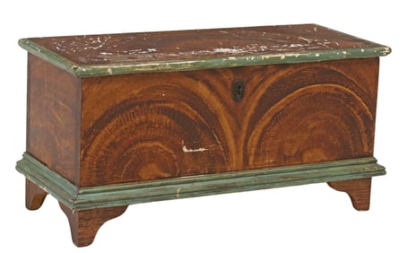AMERICAN GRAIN-PAINTED SMALL BLANKET CHEST