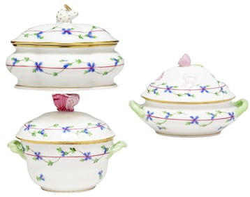 (3) HEREND HAND-PAINTED PORCELAIN 'BLUE GARLAND' TABLE ITEMS