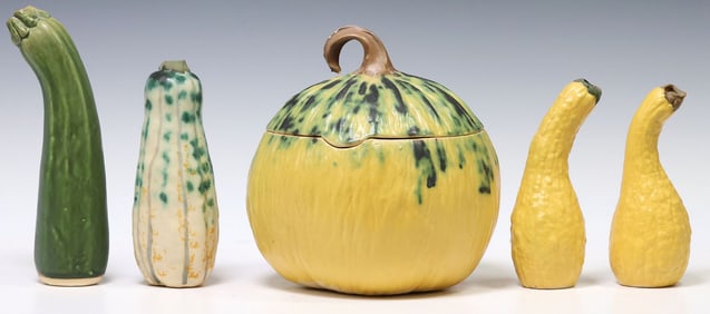 (5) PATRICIA GARRETT (20THC.) STUDIO ART CERAMIC VEGETABLE POTTERY VESSELS